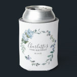 Rafraîchisseur Pour Canette Dusty Blue Floral Custom 90th Birthday Custom<br><div class="desc">Très élégant peut refroidir pour une fête de 90ème anniversaire. Une couronne fleurie présente des pivoines bleues poussiéreuses et des fleurs roses nichées dans des feuilles d'eucalyptus bleus. Le nom de la femme est écrit dans une police de caractères tendance. 90ème anniversaire et date suivent. Ce 90e anniversaire peut refroidir...</div>