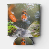Rafraîchisseur Pour Canette Poisson Koi dans un étang (Devant)