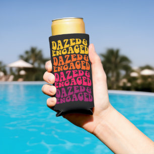 Rafraîchisseur Pour Canette Slim Dazed Engagé Rétro Typographie Arc-en-ciel Personn