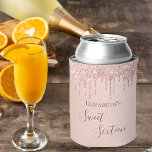 Rafraîchisseur Pour Canette Sweet 16 rose d'or brun nom parties scintillant go<br><div class="desc">Un glacière pour une fête de 16ème anniversaire de Sweet avec les filles. Un arrière - plan d'or faux rose avec une élégante parties scintillant d'or faux rose gouttes, peinture goutte à goutte. Le texte : le Sweet sixteen est écrit en or rose foncé avec un grand script de style...</div>