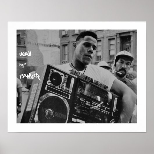 Raheem en zijn radio 4eva poster (Voorkant)