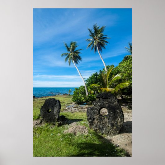 Rai Stones op Yap Island Poster (Voorkant)