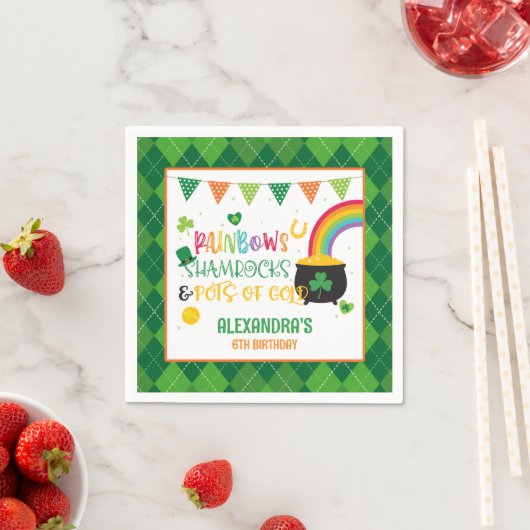 Rainbogen, shamrocks en goudkorven servet (Insitu)