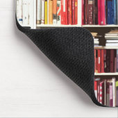 Rainbooggekleurde boeken muismat (Hoek)