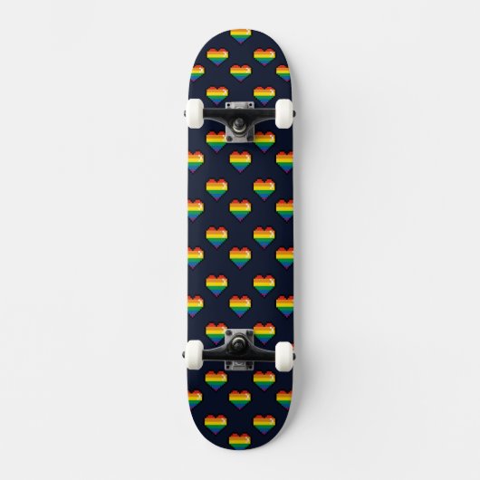 Rainbow 8 Bit Heart Pattern Skateboard (Voorkant)