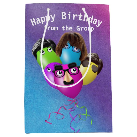 Rainbow Birthday-ballonnen van groep Medium Cadeauzakje (Voorkant)