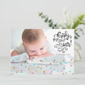 Rainbow Confetti Joyeux Carte photo du Nouvel An (Debout devant)