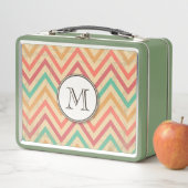 Rainbow Grunge Zigzag Chevrons Lunch Box (En situation)