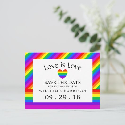 Rainbow Heart Love is Liefde Bruiloft Save The Dat Aankondigingskaart (Staand voorkant)