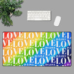 Rainbow LGBT Gay pride<br><div class="desc">Ce tapis de bureau coloré est décoré d'un arrière - plan arc-en-ciel aquarelle et d'un motif Love is Love dans une élégante typographie blanche.</div>