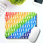 Rainbow LGBT Gay pride<br><div class="desc">Ce tapis de bureau coloré est décoré d'un arrière - plan arc-en-ciel aquarelle et d'un motif Love is Love dans une élégante typographie blanche.</div>