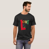Rainbow Love is Love op Black T-shirt (Voorkant volledig)