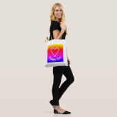 Rainbow Love Sac fourre-tout coloré (Sur le modèle)