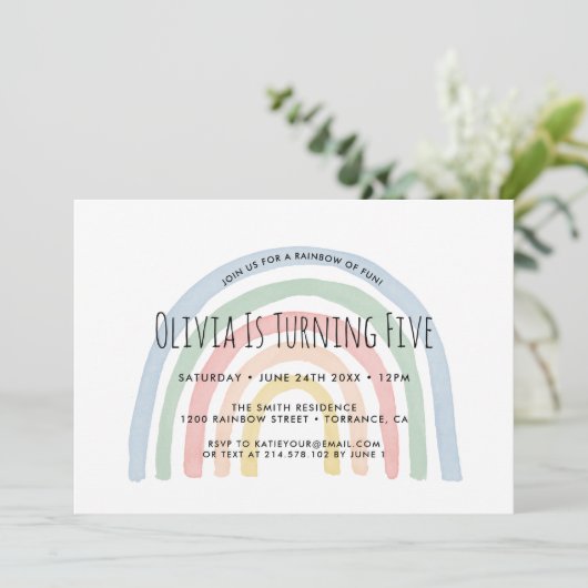 Rainbow Of Fun Rainbow 5th Birthday Invitation (Debout devant)