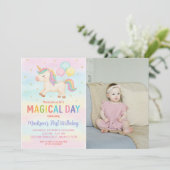 Rainbow Parties scintillant Unicorn Invitation d'a (Debout devant)
