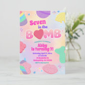 Rainbow Pastel Bath Bomb Birthday Invitation (Debout devant)