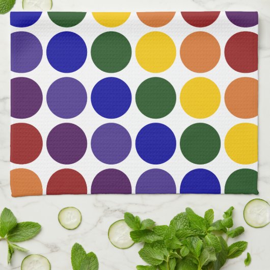 Rainbow Polka Dots on White Theedoek (Gevouwen)