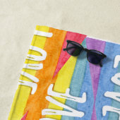 Rainbow Pride Love Beach Serviette (En situation)