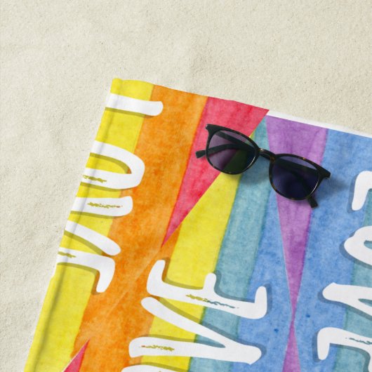 Rainbow Pride Love Beach Serviette (En situation)