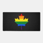 Rainbow pride maple leaf bureaumat (Voorkant)