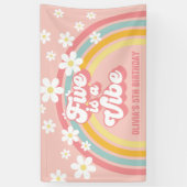 Rainbow Retro Five is een Vibe Groovy 5e verjaarda Spandoek (Verticaal)