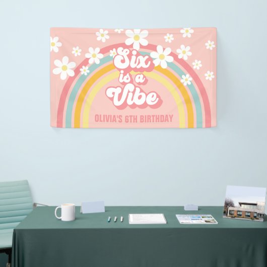Rainbow Retro Six is een Vibe Groovy 6e verjaardag Spandoek (Beurs)