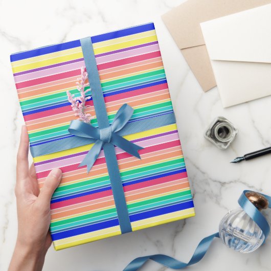 Rainbow Stripes Happy Colorful Cadeaupapier (Geschenken)