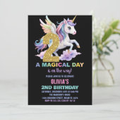 Rainbow Unicorn Invitations Anniversaire Vol (Debout devant)