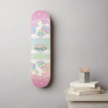 Rainbow Unicorns Skateboard<br><div class="desc">Unicorn Skateboard avec un arrière - plan rose et des arcs-en-ciel colorés et des licornes prêts à vous personnaliser. REMARQUE : SEULEMENT CHANGER LES ZONES MODÈLES NÉCESSAIRES! 😀 Si nécessaire, vous pouvez supprimer le texte et commencer à ajouter le texte et la police que vous voulez. 📌 Si vous avez...</div>