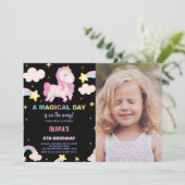 Rainbows Unicorn Anniversaire Invitations avec pho (Debout devant)