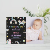 Rainbows Unicorn Anniversaire Invitations avec pho (Debout devant)