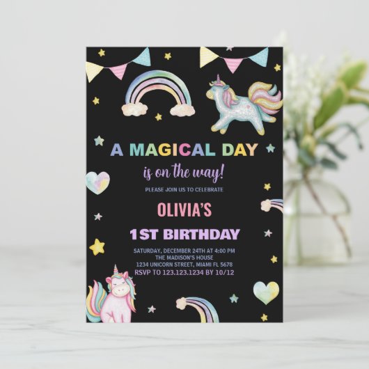 Rainbows Unicorn Invitations d'anniversaire (Debout devant)