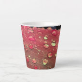 Raindrops Closeup, Spacey Cherry Red Latte Mok (Voorkant)
