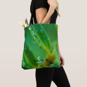 Raindrops on Green Leaves Tote bag (Dichtbij)