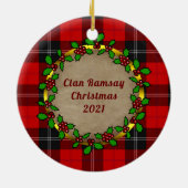 Ramsay Clan Badge & Tartan Gepersonaliseerde Kerst Keramisch Ornament (Achterkant)