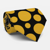 Random Goldenrod Polka Dot Pattern op Zwart Stropd Stropdas (Opgerold)