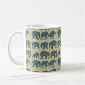 Rangées d'éléphants de Paisley sur la Mug de café (Gauche)