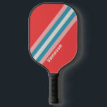 Raquette De Pickleball Bandes vintages de bâton à lèvres avec nom<br><div class="desc">Passez sur la cour avec une élégance audacieuse et un air intemporel avec les Vintages Stripes Lipstick avec Nom Pickleball Paddle. Des rayures rouges vifs et classiques balaient la pagaie comme un pinceau de glamour vintage, faisant écho à la confiance et au charme d'une époque révolue. Le détail personnalisé du...</div>