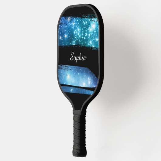 Raquette De Pickleball Bleu Étoiles Brush Strokes, Nom du script blanc (Gauche)