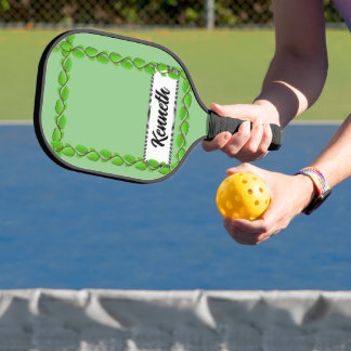 Raquette De Pickleball Bordure de la vigne feuille par Kenneth Yoncich