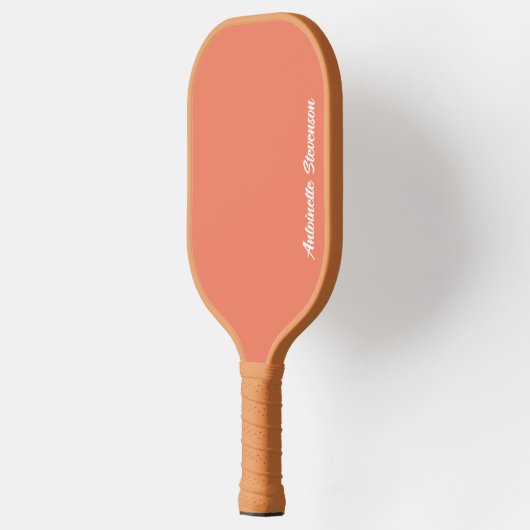 Raquette De Pickleball Coral Peach Élégante Signature Monogramme (Gauche)