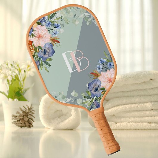 Raquette De Pickleball Élégant Monogramme floral bleu rose Dusty