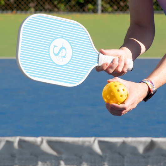 Raquette De Pickleball Élégant Monogramme rayé Bleu Paddle Pickleball (Insitu)