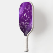 Raquette De Pickleball Festif Violet Foil Snowflakes Nom du monogramme (Gauche)