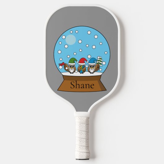 Raquette De Pickleball Globe des neiges avec trois Chouettes Gnomes | Per (Recto)