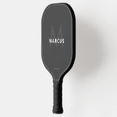 Raquette De Pickleball Gris Noir foncé Simple Monogramme moderne (Gauche)
