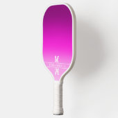 Raquette De Pickleball Initiales Monogrammes à rayures roses chaudes (Gauche)