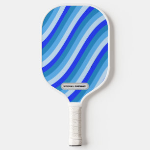 Raquette De Pickleball Lignes courbes rétro en bleu avec nom et initiales