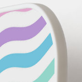 Raquette De Pickleball Lignes modernes Wavy | Pastel Waves Monogram (Détail gauche)