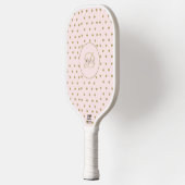 Raquette De Pickleball Moderne Monogrammed Girly Rose avec nom (Gauche)